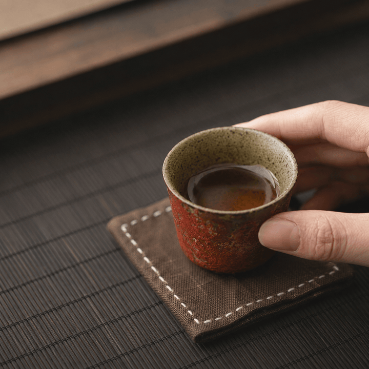 炎彩刻文湯呑 麓庵窯工房作